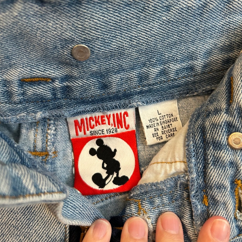 Vintage High Waisted Original Tigger Patch Demin Rivet Shorts - Mickey Inc. - Picture 6 of 17
